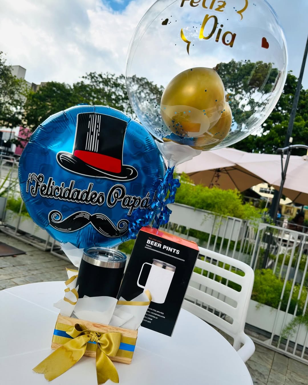 Arreglo con globos - Celebra a papá