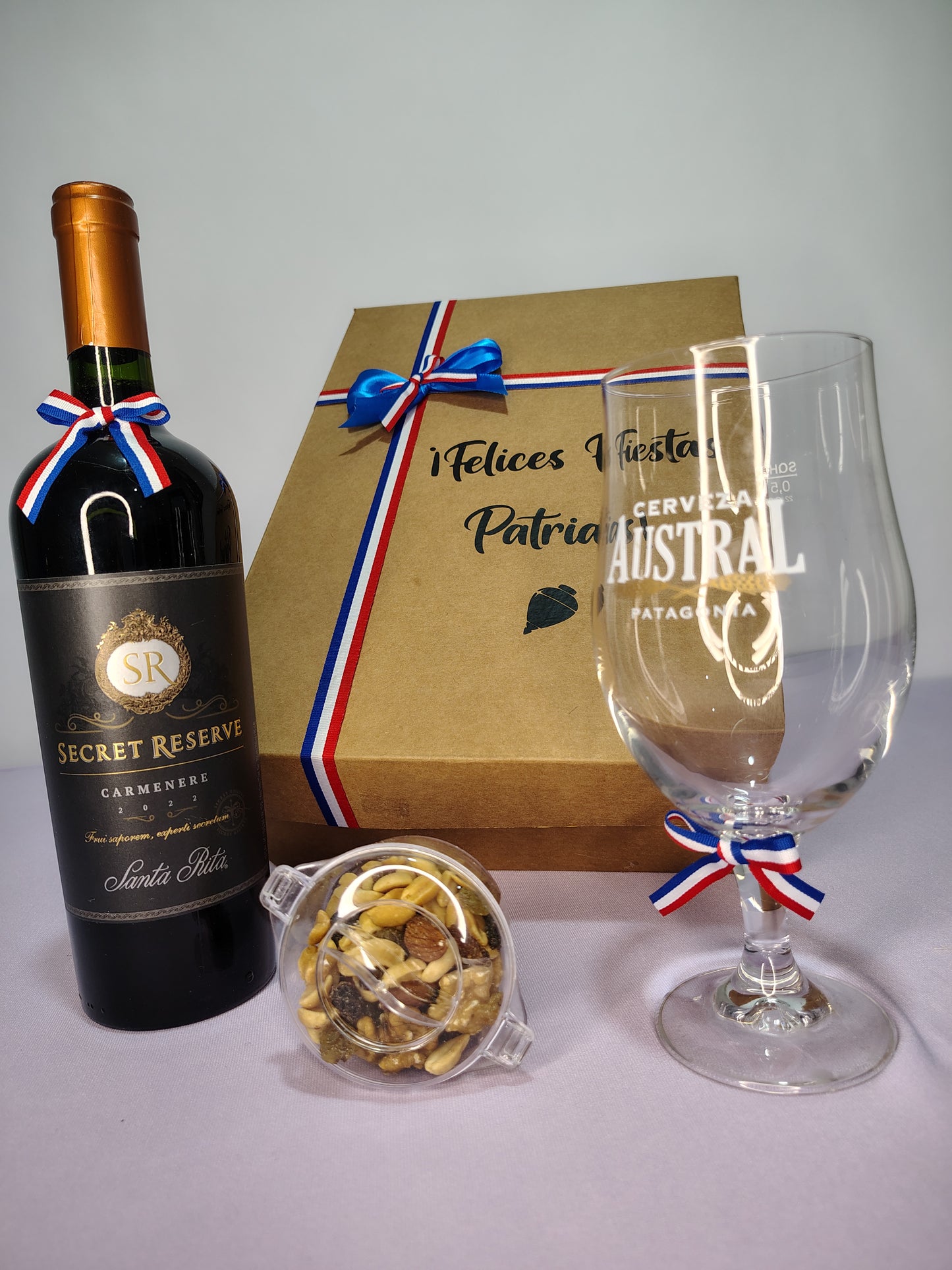 Box Orgullo Patrio con Vino y Copa Elegante – Regalo Chileno en Santiago