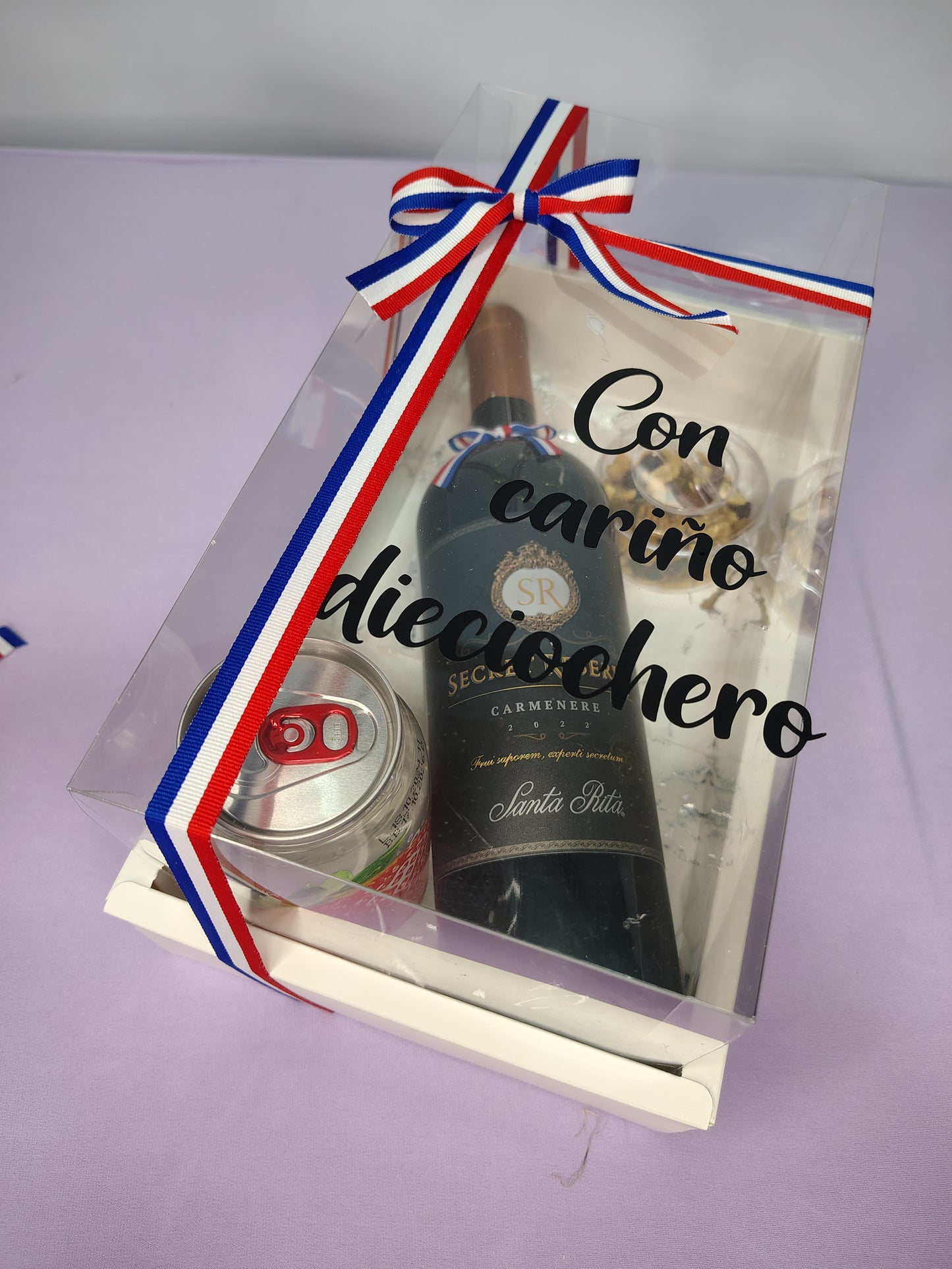 Box Brindis Dieciochero con Vino, Frutos Secos y Bebida – Regalo Chileno en Santiago
