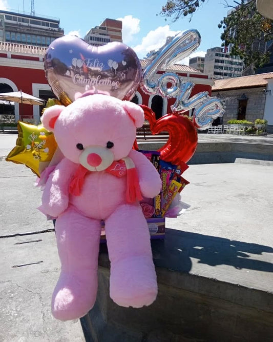 Arreglo con Oso Gigante, Golosinas y Globos – Regalo Sorprendente en Caja de Madera