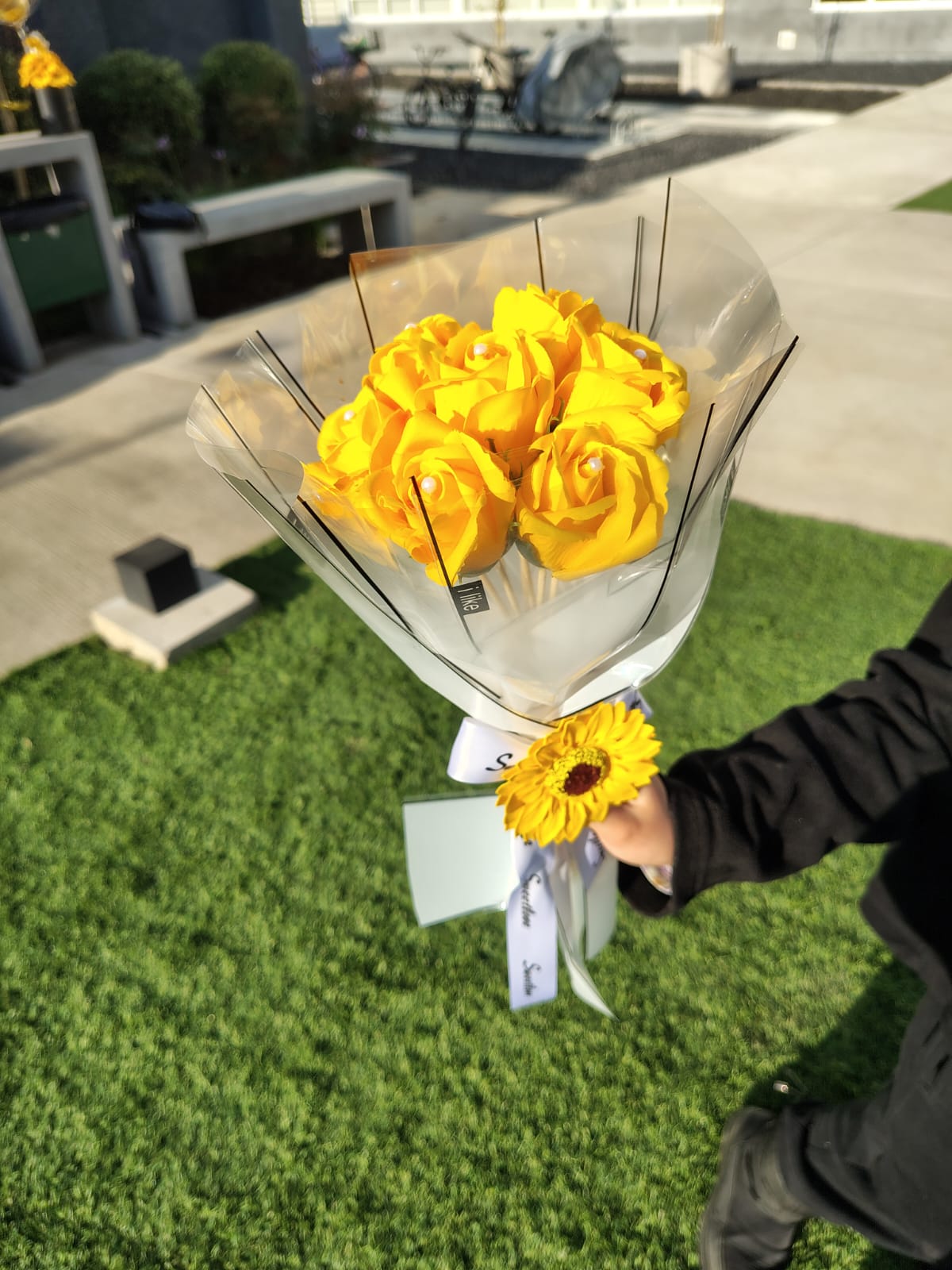 Ramos de Flores Amarillas – Detalles de Temporada en Santiago