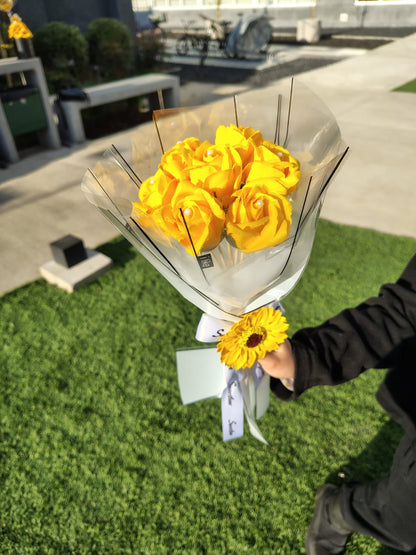 Ramos de Flores Amarillas – Detalles de Temporada en Santiago