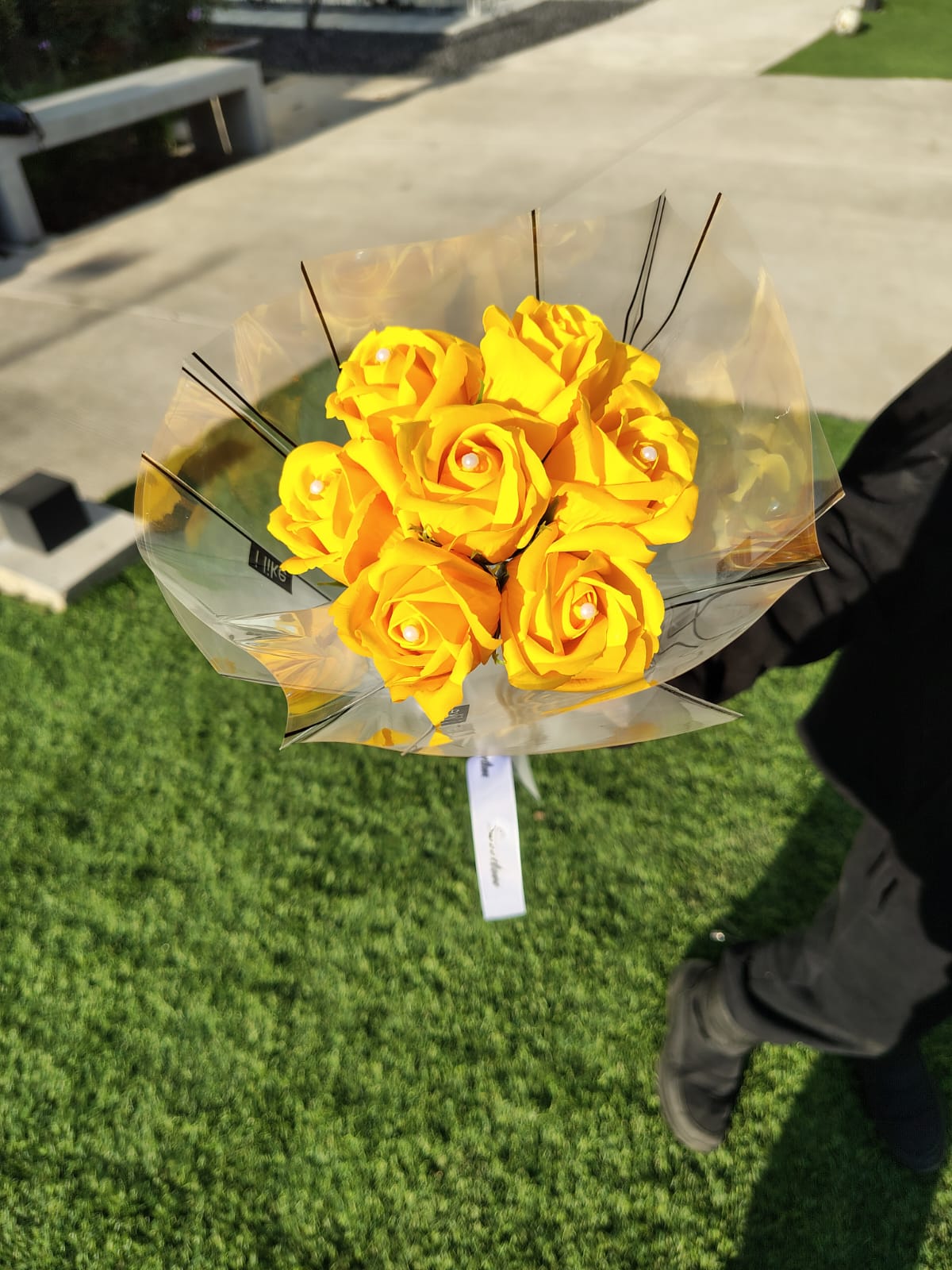 Ramos de Flores Amarillas – Detalles de Temporada en Santiago
