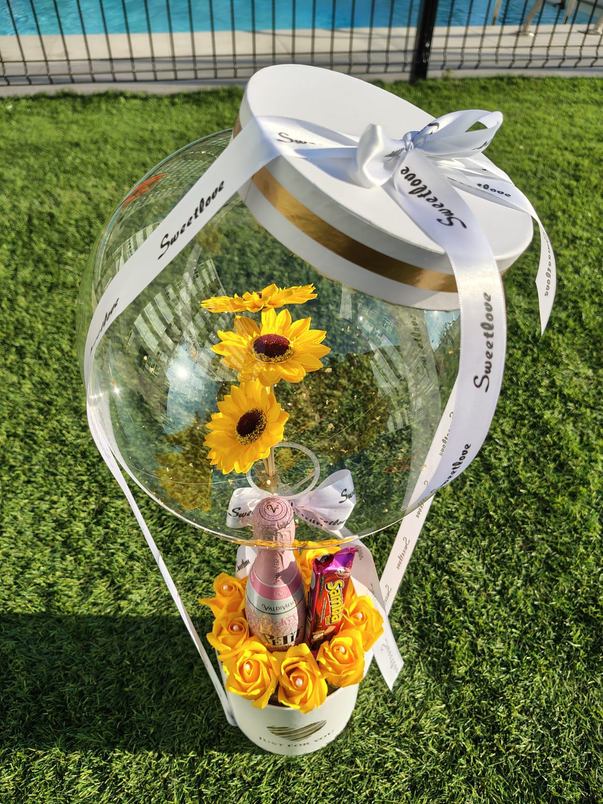 Box Just for You con Rosas, Champagne y Chocolate – Flores Amarillas en Santiago