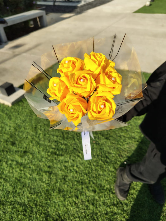 Ramos de Flores Amarillas – Detalles de Temporada en Santiago